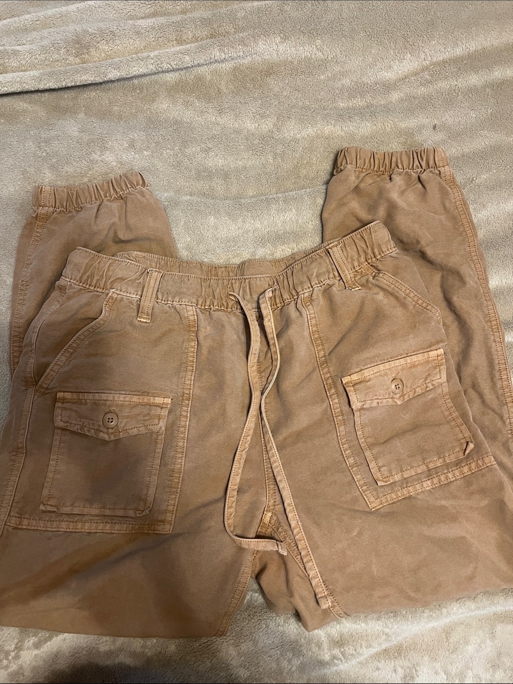aerie Size Small Cropped Cargo Joggers in Light Brown